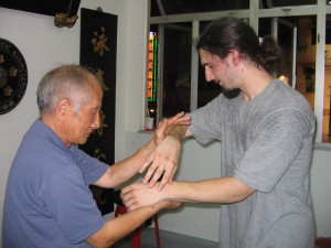 Grandmaster Ip Chun with Peter Foreman of the Hammersmith and Northaw branches of the UK Wing Chun Assoc.